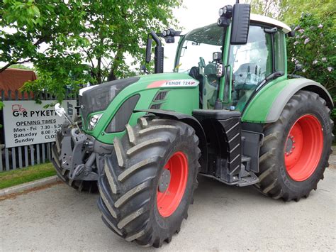 fendt tractors uk